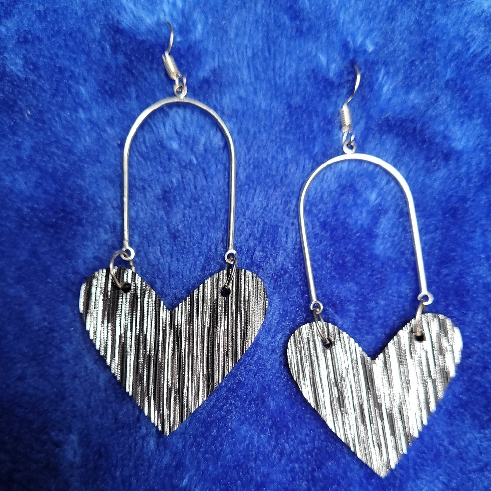 Twisted Sista Punk Heart Dangle Earrings